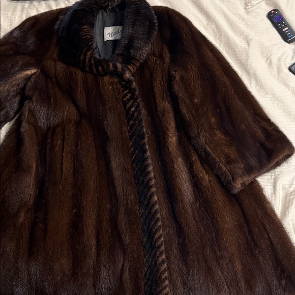 Brown Mink Fur Coat sz M-L md in Canada Good Condition - Picture 14 of 15